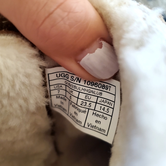 Toddler Ugg boots - Picture 3 of 4